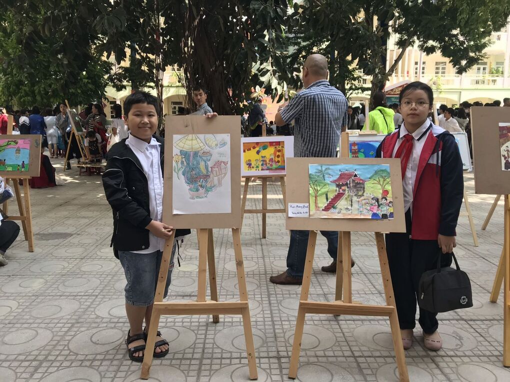 Học sinh trường Tiểu học Ba Đình tham gia cuộc thi vẽ tranh với chủ đề "Hà Nội em yêu"