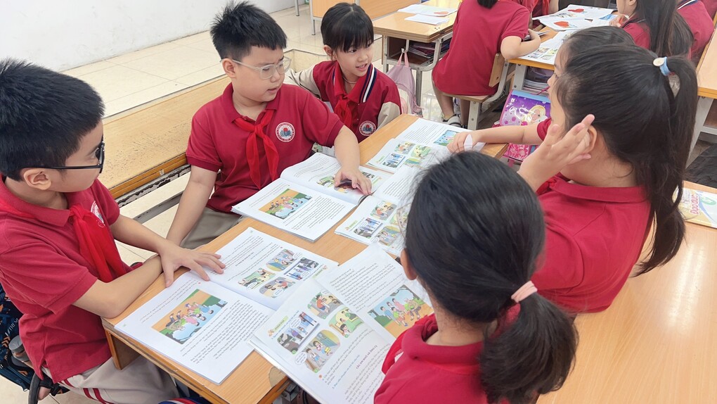 Trường Tiểu học Ba Đình triển khai thành công Chuyên đề Đạo đức lớp 4 với chủ đề: “Cảm thông, giúp đỡ người gặp khó khăn”