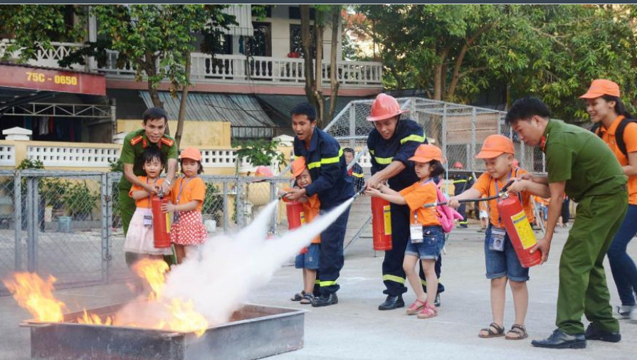 Quận Ba Đình: Trang bị kiến thức, kỹ năng về phòng cháy chữa cháy và cứu nạn cứu hộ cho học sinh trong các cơ sở giáo dục