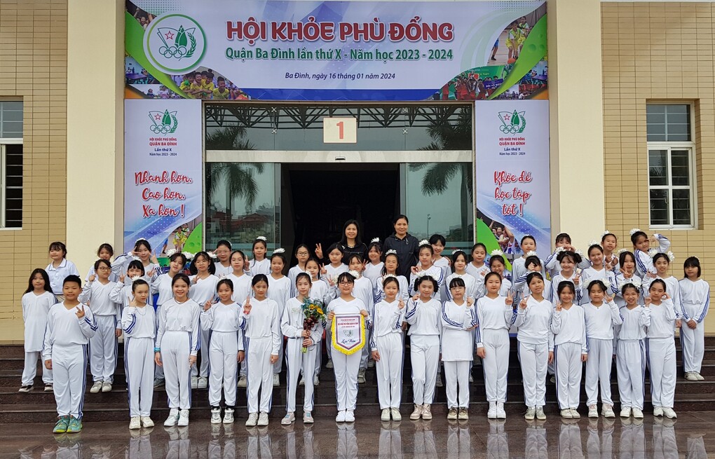 Học sinh trường Tiểu học Ba Đình tham dự Lễ Khai mạc Hội khỏe Phù Đổng quận Ba Đình lần thứ X