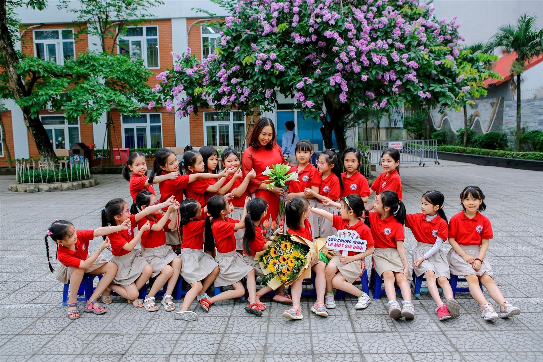 Cô giáo Vũ Thị Thanh Hường – Tự hào nghề trồng người